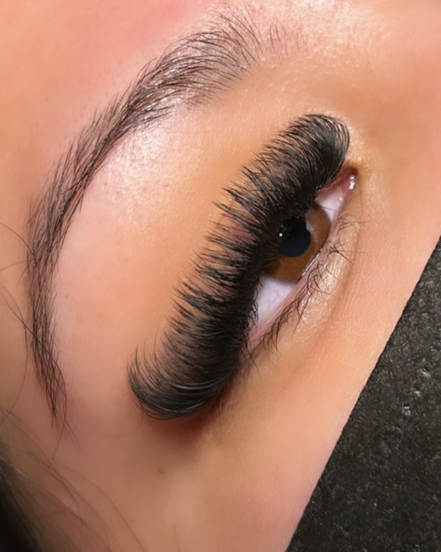Volume lashes