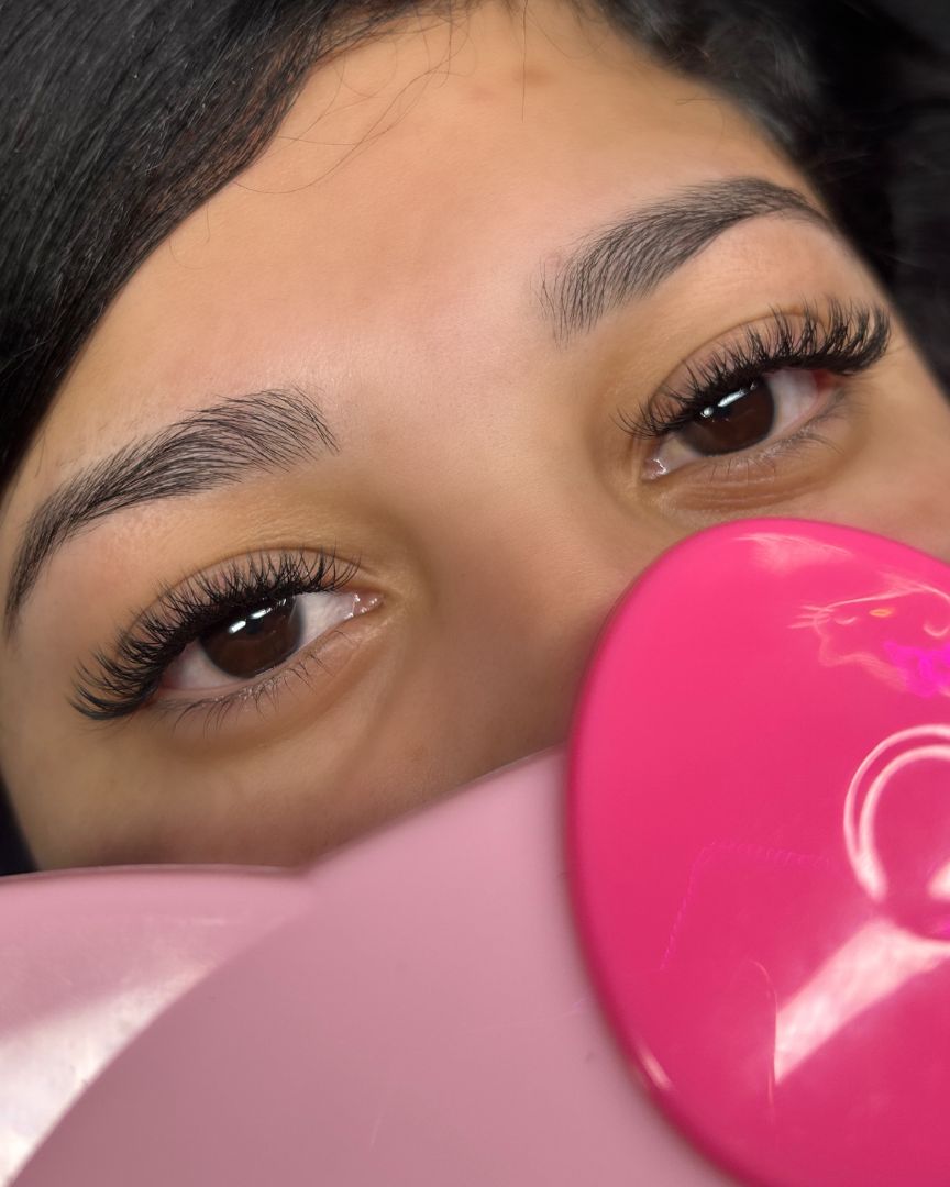 Fresh set with a pink mirror